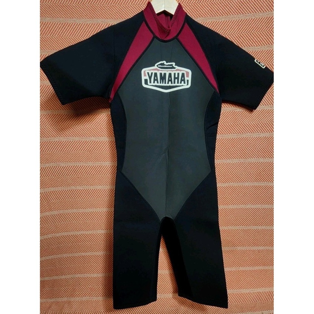 YAMAHA Wetsuit Women's Sz‎ M NEOPRENE Shorty Wet Suit Surf Ocean Swim Black EUC
